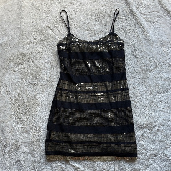 XXI Black & Gold Sequin Mesh Bodycon Dress – Size Medium | Y2K | Party Sparkle - Picture 1 of 5